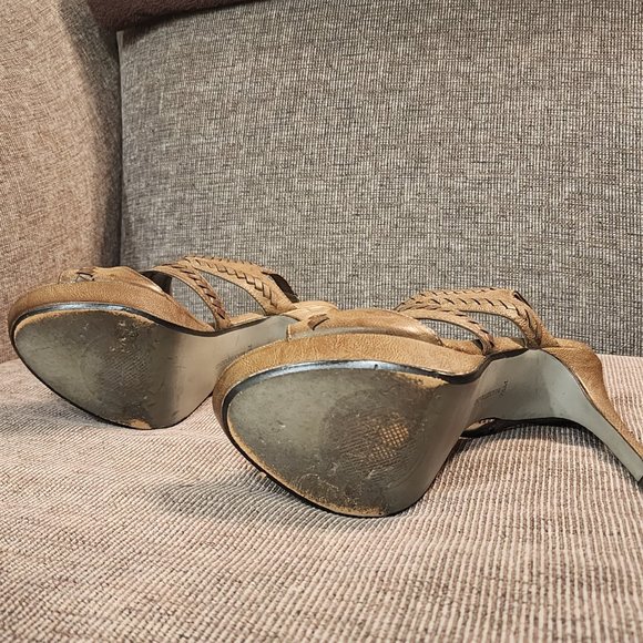 Max Studio Khaki Platform High Heels - Size 7 1/2 - Picture 2 of 4